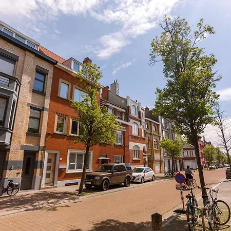 Huswell - Spacious With Terrace, Pets Are Welcome Apartment